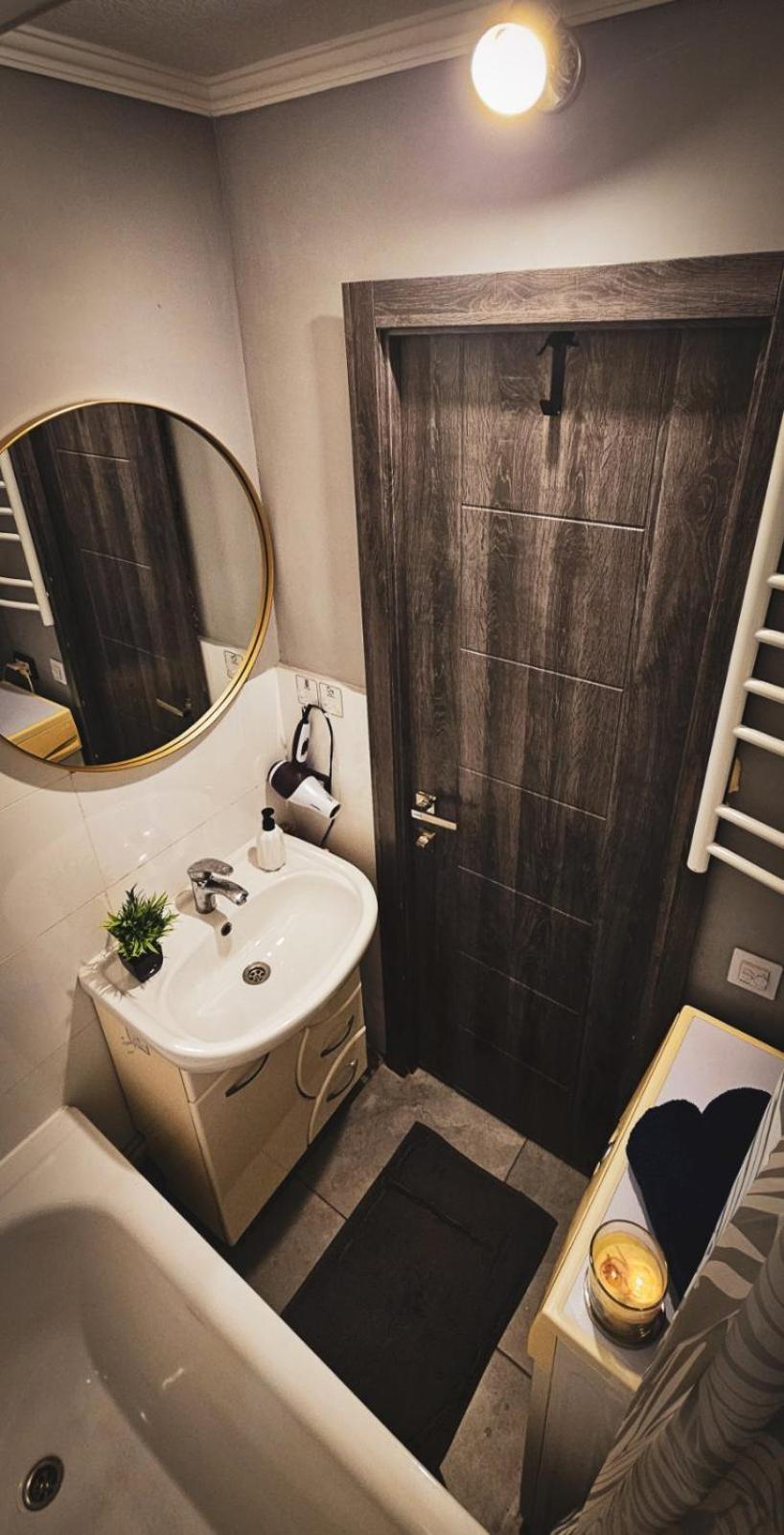 2К Апартаменты В Центре Поселение 24 На 7 Kryvyi Rih Exterior foto